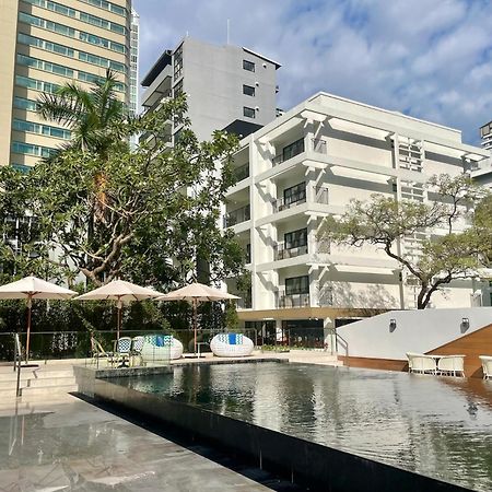 Floral Court Hotel & Residence Sukhumvit 13 バンコク都 エクステリア 写真