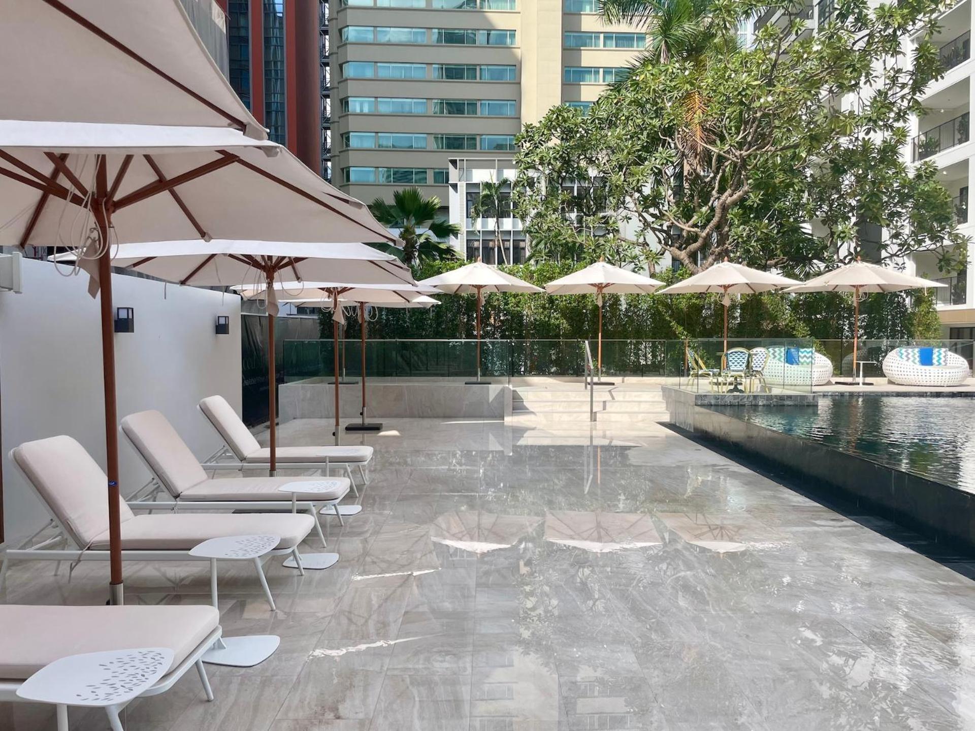 Floral Court Hotel & Residence Sukhumvit 13 バンコク都 エクステリア 写真