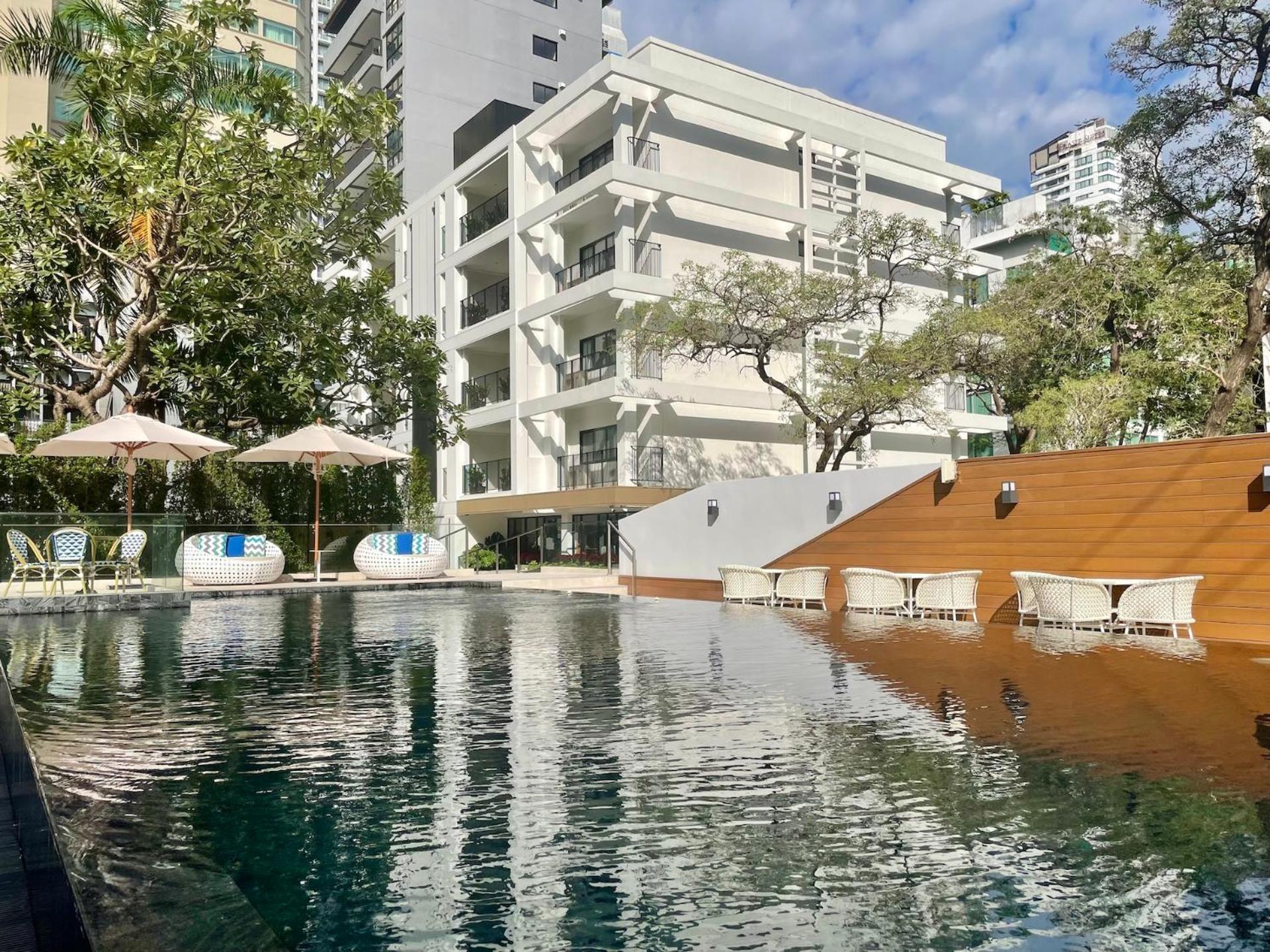 Floral Court Hotel & Residence Sukhumvit 13 バンコク都 エクステリア 写真