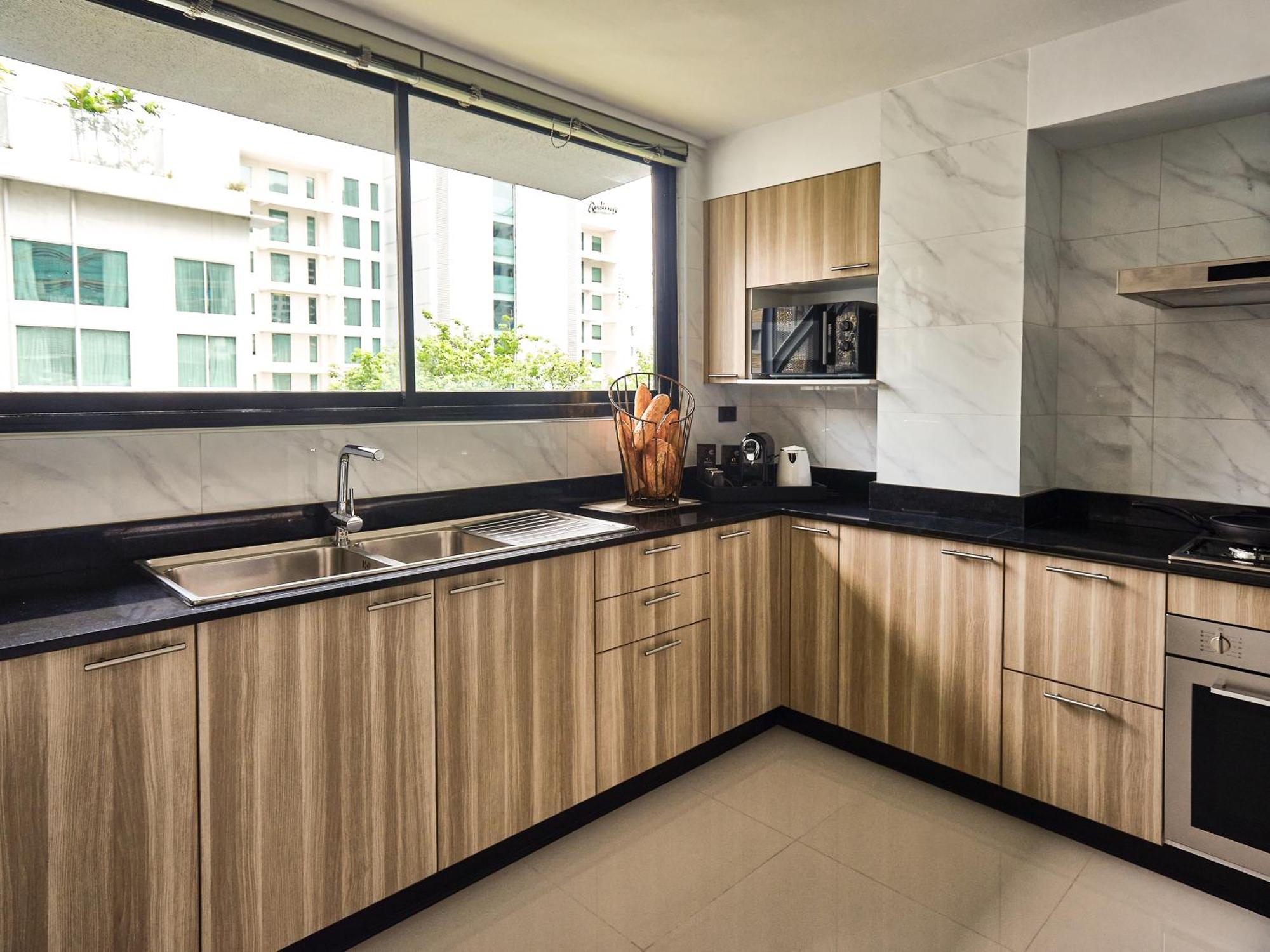 Floral Court Hotel & Residence Sukhumvit 13 バンコク都 エクステリア 写真