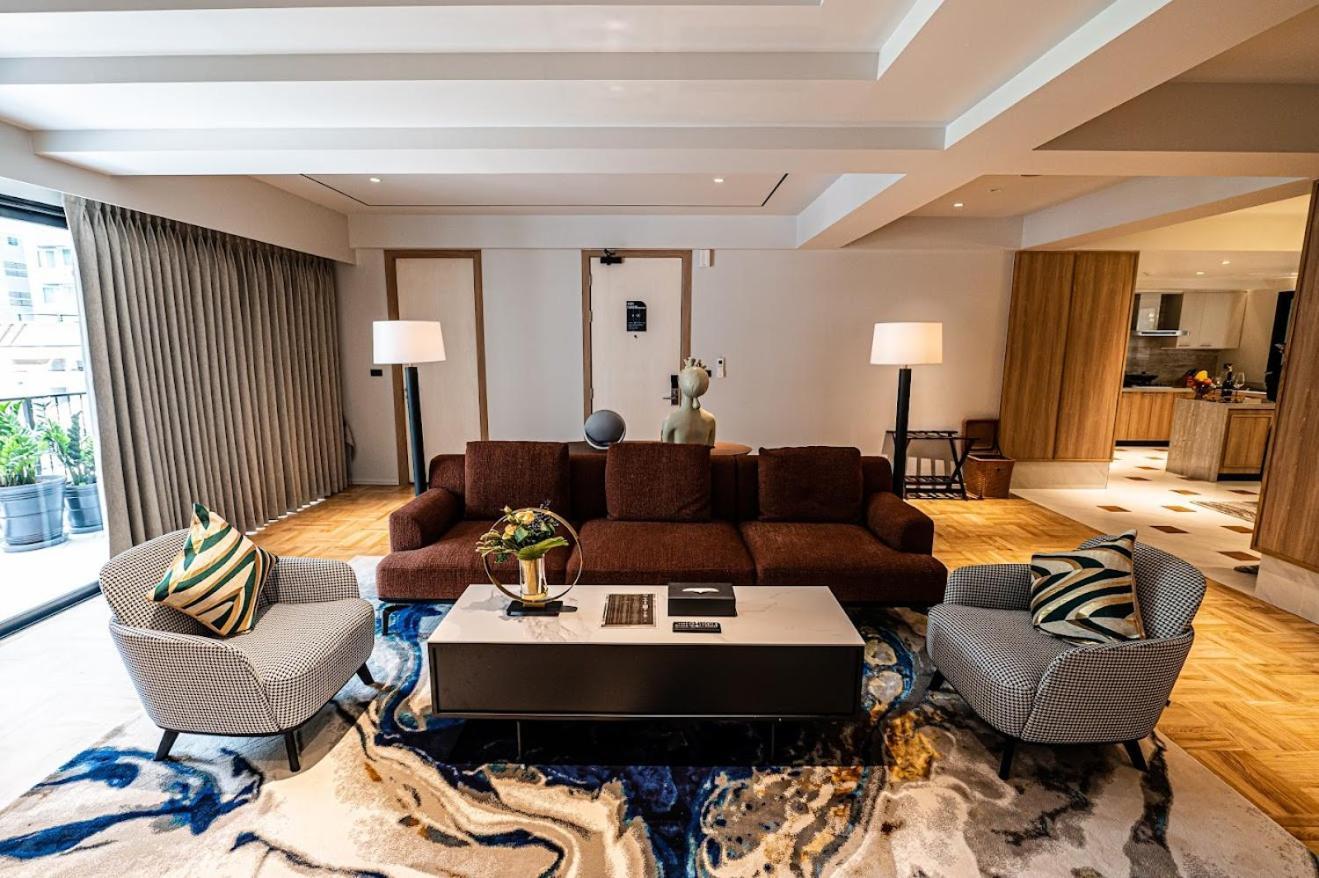 Floral Court Hotel & Residence Sukhumvit 13 バンコク都 エクステリア 写真