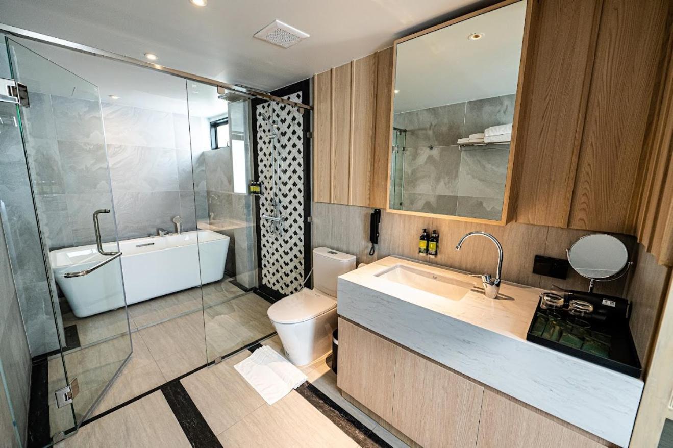 Floral Court Hotel & Residence Sukhumvit 13 バンコク都 エクステリア 写真